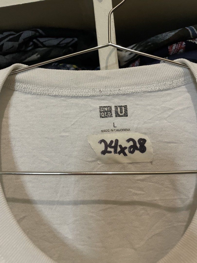 Uniqlo White T-shirt - Large (Category: Tshirts & Polo Shirts ) located in Manila. Submitted by _revault (Listing ID 1429608049, Image 3). Description: .