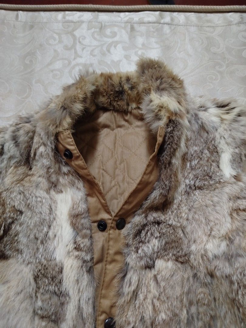 Y2K Fur Vest (Category: Coats, Jackets and Outerwear) located in Quezon City. Submitted by rorshack (Listing ID 1429611935, Image 3). Description: 18 WIDTH 24 WIDTH .