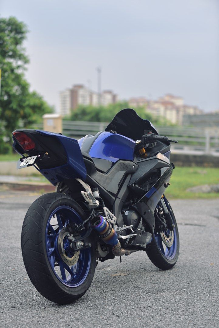 Yamaha R15 V3 2020- mileage 9K !, Motorbikes on Carousell