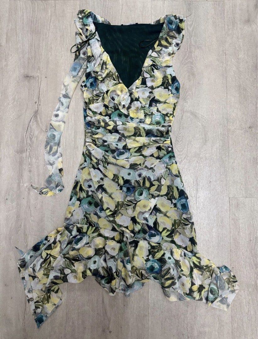 Zara Floral Mini Dress (Category: Dresses) located in Baguio. Submitted by dorm608 (Listing ID 1429599669, Image 1). Description: worn twice .