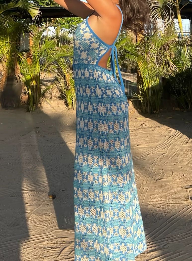 ZARA Knit Halter Dress (Category: Dresses) located in General Trias. Submitted by kaiax (Listing ID 1429597428, Image 3). Description: super nice!! perfect for beach outfit - brand new, still has its tag - rfs: not flattering on my body type - will not entertain low ballers .