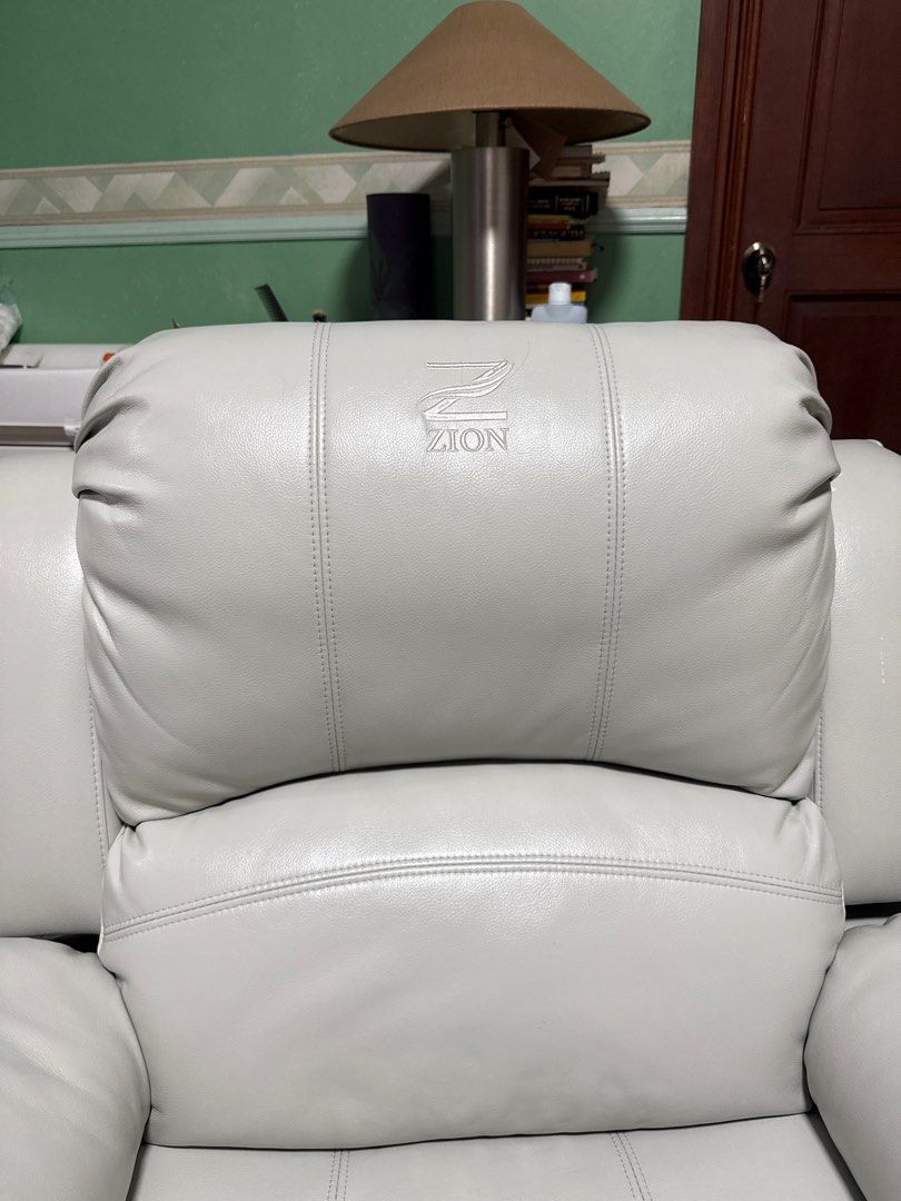 Zion Recliner Chair (Category: Chairs) located in Angeles City. Submitted by declutzzzzzzzz (Listing ID 1429561304, Image 3). Description: Used for a few months. Upgrading to a Lazy Boy. .