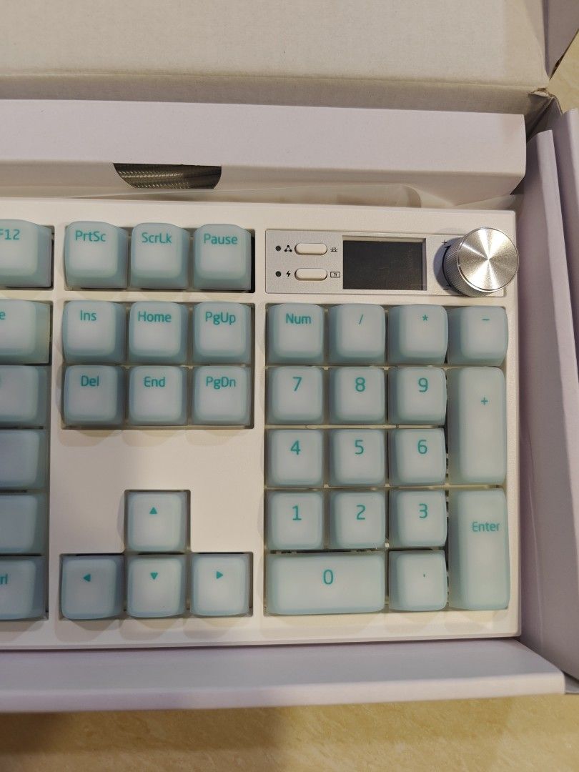 ZUOYA GMK104 Tri-Mode Mechanical Keyboard470146932907059201