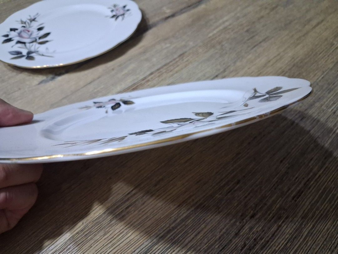 3pcs Royal Albert Queen'messenger 9inch plates (Category: Dinnerware & Cutlery) located in Pasig City. Submitted by singledadreseller (Listing ID 1431298653, Image 2). Description: 3pcs Royal Albert Queen'messenger 9.25 inch plates[luncheon plates] Bone china made in england 2 pcs are in very good condition 1 pcs has minor goldloss get all 3 pcs for php2000 only.