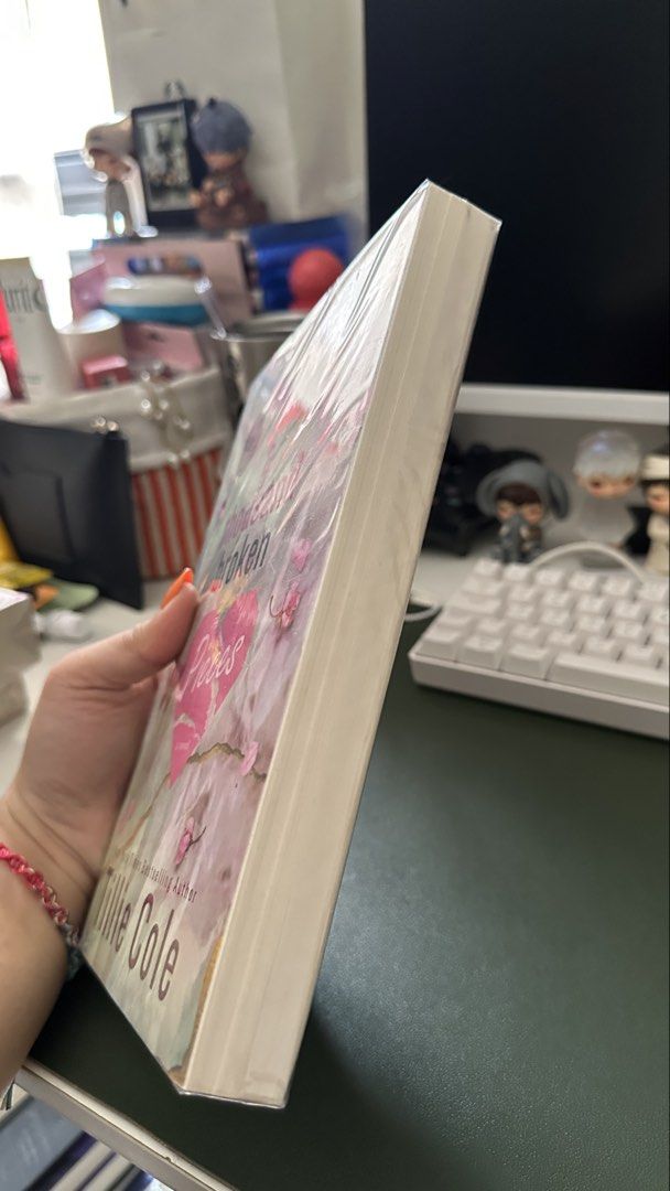 A Thousand Broken Pieces by Tillie Cole (Category: Storybooks) located in Balagtas. Submitted by bookplug_ph (Listing ID 1431230479, Image 3). Description: US PB - Brand new from Amazon US RFS: Decluttering Mop: gcash/bpi bank transfer Mod: lalamove/grab/j&t .