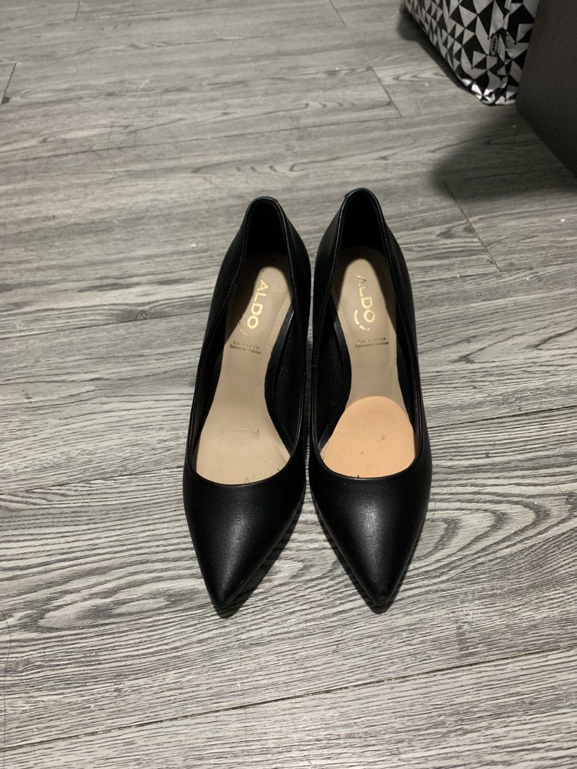 Aldo 3 inch High Heels (Category: Heels) located in Pasig City. Submitted by jxxxx.x (Listing ID 1431267932, Image 2). Description: Used thrice. Size 35. Will remove heel pad (left shoe) if bought. No when worn photo. Last price posted. Sf: c/o buyer Location: Ortigas Center, Pasig Payment: Gcash or Bank Transfer.