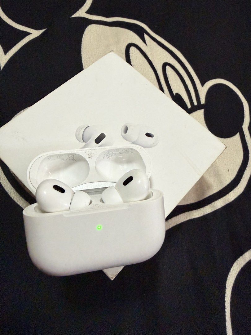 Apple AirPods Pro 2nd Gen with MagSafe Case (Category: Earphones) located in Manila. Submitted by prettyrae (Listing ID 1431195175, Image 3). Description: .