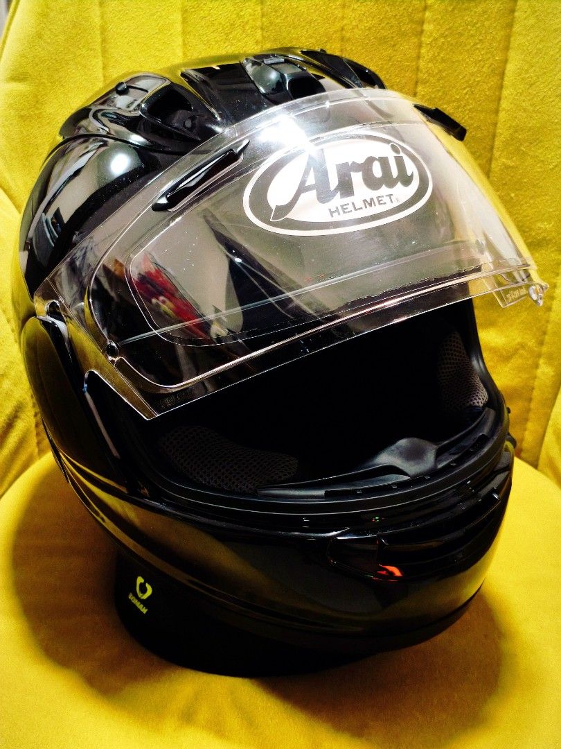 ARAI RX7 FULL FACE (Category: Motorcycle Accessories) located in Singapore. Submitted by watanabeha47687 (Listing ID 1431306923, Image 2). Description: ARAI RX7 FULL FACE lightly used bought from chiap lee co. SIZE M PSB approved $488 helmet only.