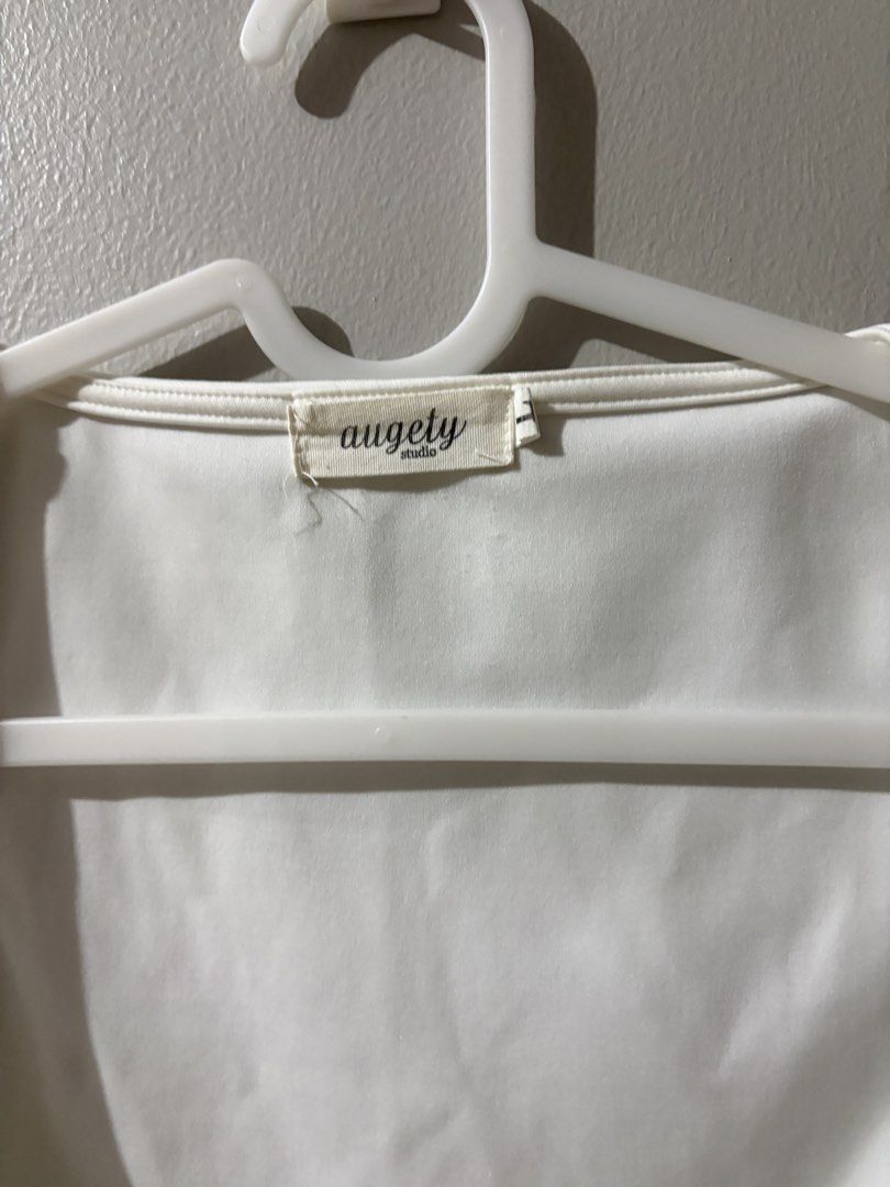 Augety Studio White Square Neck Tank Top (Category: Sleeveless) located in Quezon City. Submitted by kamtee (Listing ID 1431300928, Image 2). Description: Runs small/ tight fit.
