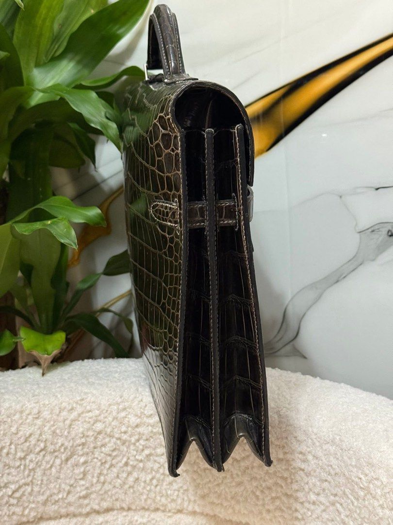 Authentic Hermes Kelly Depeche 34 PHW Exotic Croc (Category: Luxury Bags & Wallets) located in Quezon City. Submitted by jhaediah (Listing ID 1431331556, Image 3). Description: Kelly Depeche 34 PHW Exotic Croc With dustbag, coa 💓4.10 Open for lay away.