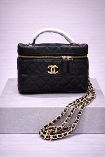 (Category: ) located in . Submitted by stoneeboutique (Listing ID 1431366182, Image 1). Description: .