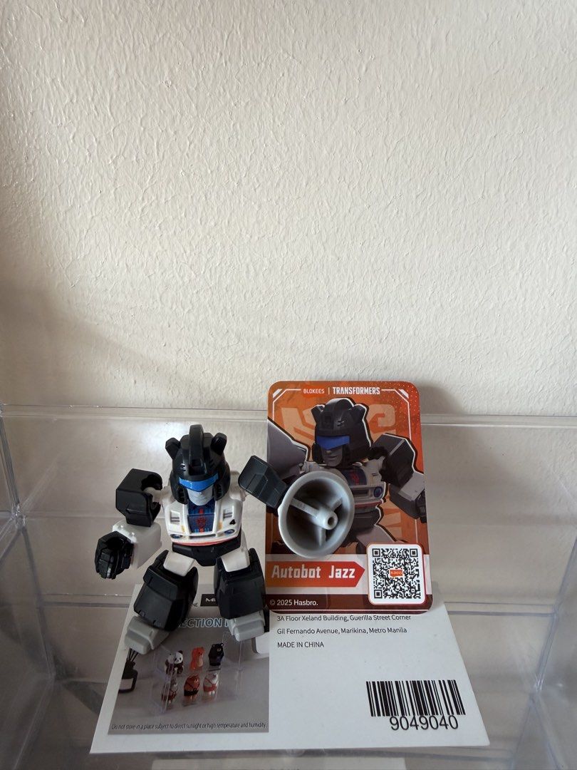 Autobot Jazz Blokees (Category: Vintage Collectibles) located in Las Pinas. Submitted by stockholm05 (Listing ID 1431276586, Image 3). Description: Autobot Jazz Blokees Inopen and display lang.