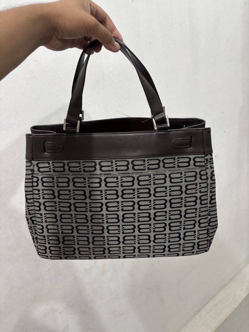 Balenciaga Paris Handbag (Category: Luxury Bags & Wallets) located in Bacolod City. Submitted by money_maker06 (Listing ID 1431262696, Image 2). Description: Balenciaga Handbag Canvas •Price: 1999 .