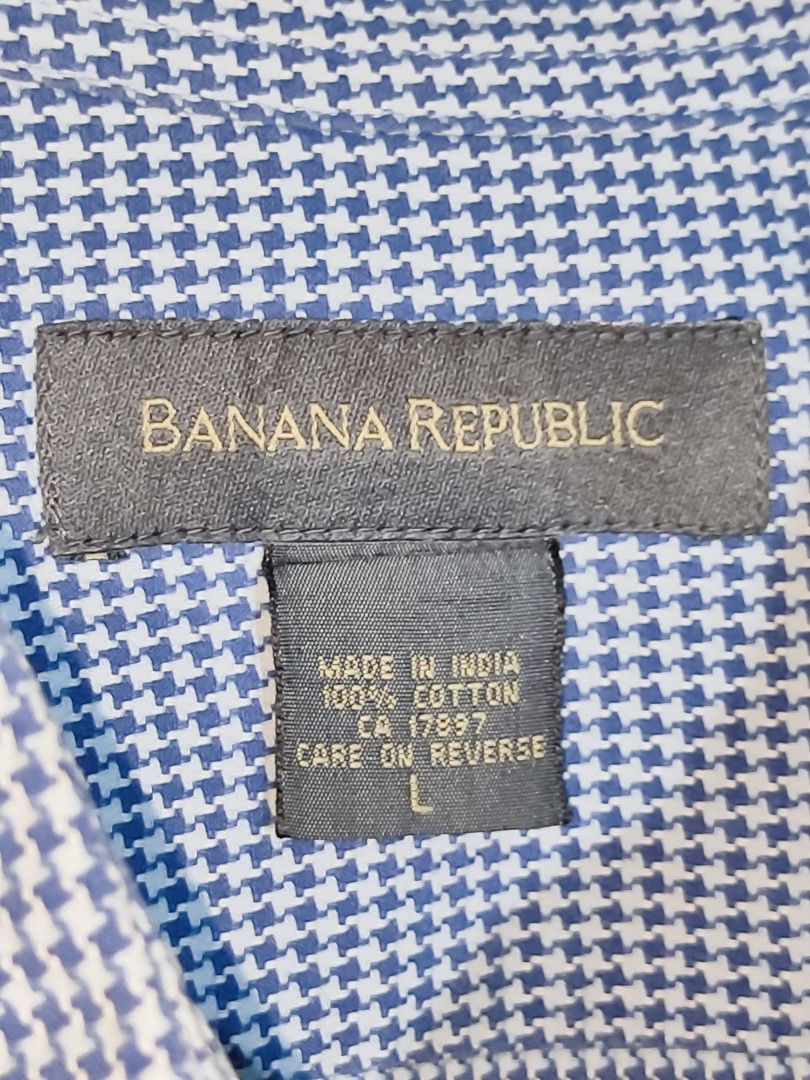 Banana Republic Blue Houndstooth Pattern Polo Longsleeve (Category: Formal Shirts) located in Quezon City. Submitted by autodrop_ph (Listing ID 1431298308, Image 2). Description: • Size: Large • Dimension: • Width: 24inch • Length: 31inch • Excellent Condition..
