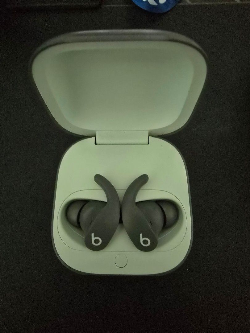 Beats fit pro grey424066215785932800