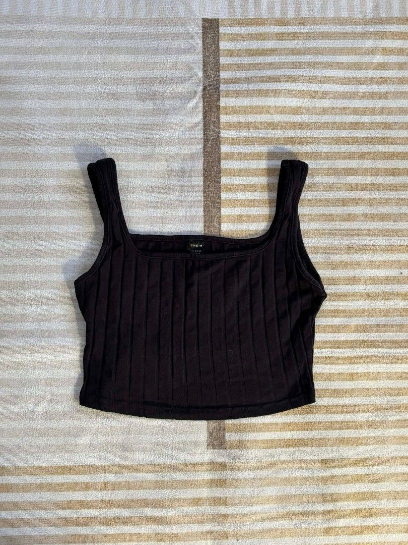 Black Ribbed Tank Top (Category: Sleeveless) located in Manila. Submitted by _sofetch (Listing ID 1431262099, Image 1). Description: xs-s.