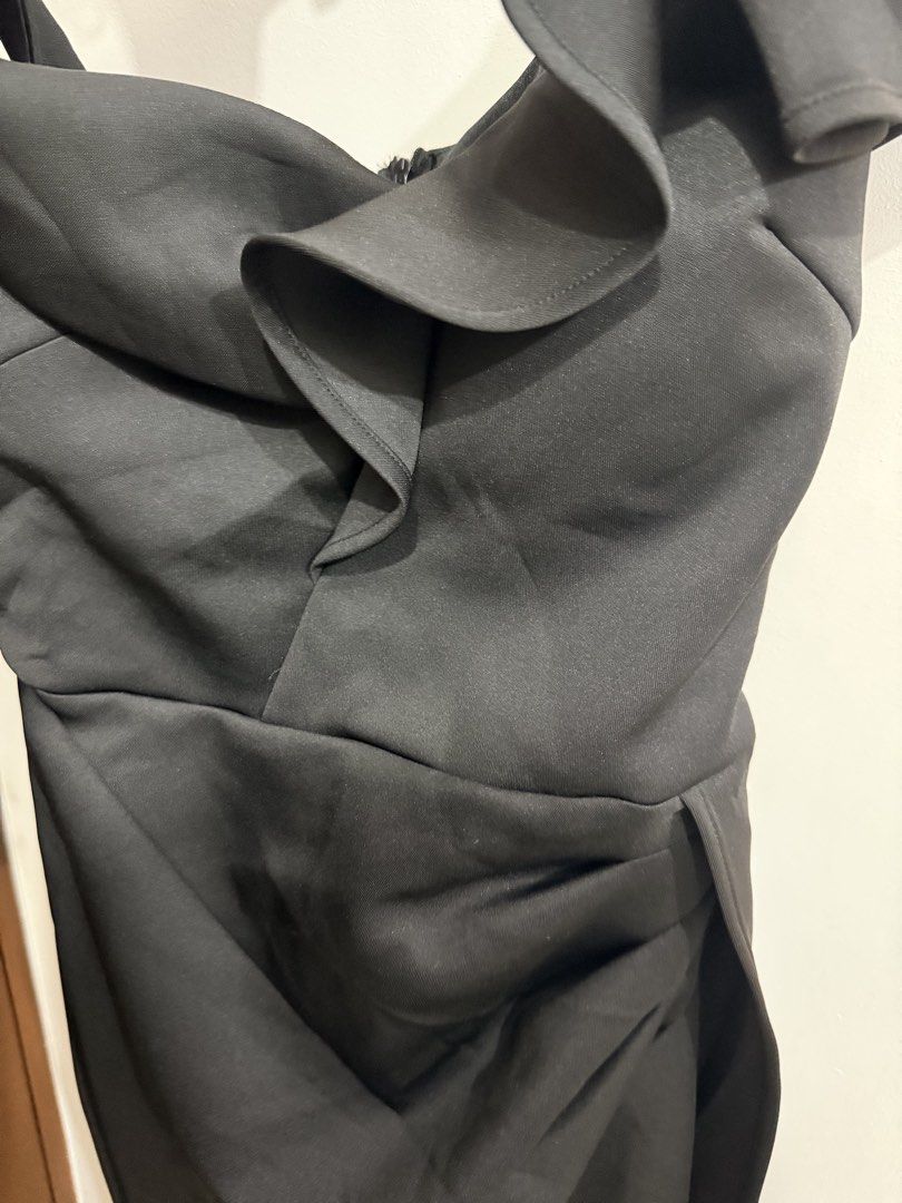 Black Ruffle One-Shoulder Dress (Category: Dresses) located in Cebu City. Submitted by dr_marsh (Listing ID 1431292785, Image 2). Description: Used only once for pictorial Size: Small but can fit up to large frame Bought for approx Php 1,700 💵 MOP: GCash, GoTyme, Bank Transfer (BDO, BPI) 🚚Shipping fee will be shouldered by the buyer.