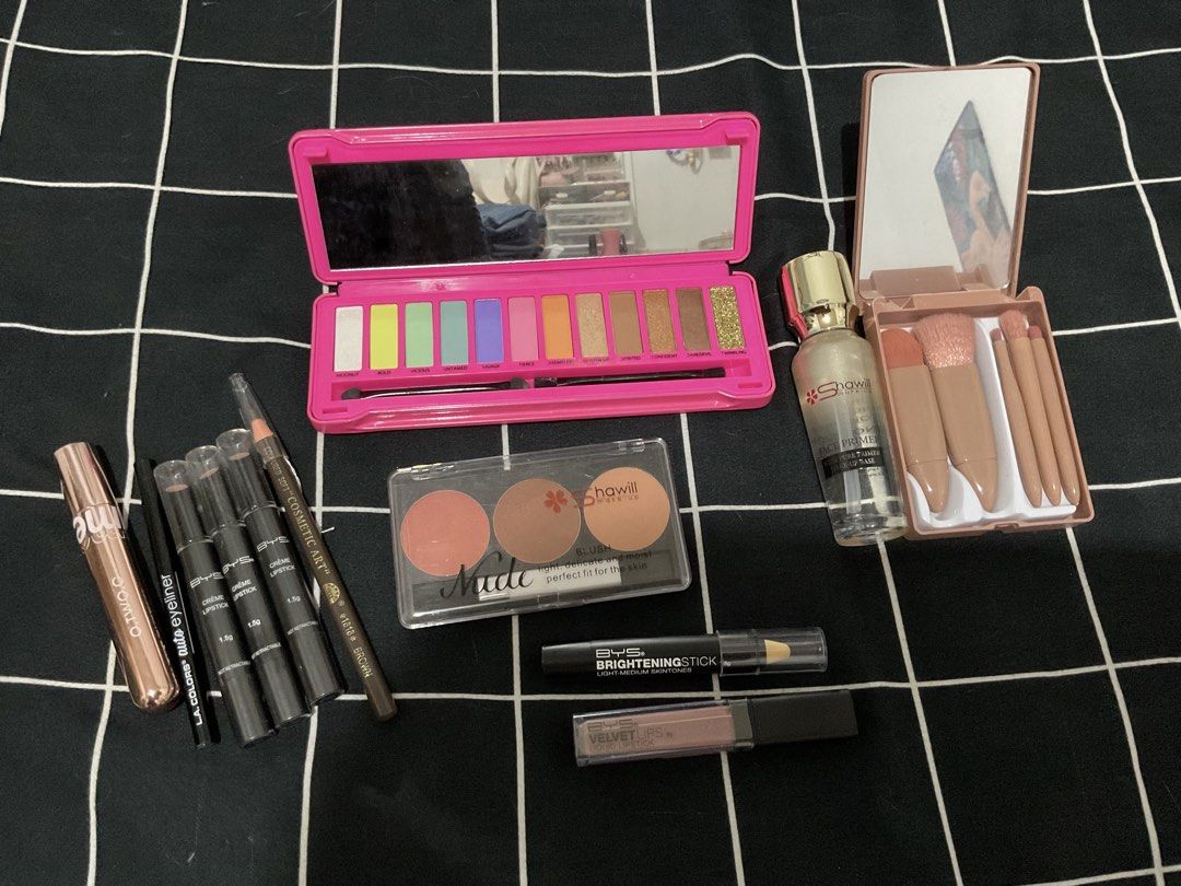 BYS Make up (Category: Makeup) located in Muntinlupa City. Submitted by ysabellefinds (Listing ID 1431214509, Image 2). Description: All original and brandnew Make up Take all for only 700! never been used and 2027 expiration date. never been used. 1- BYS pallete 3- creme lipstick 1- L.A color eyeliner 1- shawill blush on 1-BYS brightening stick 1- Shawill face primer 1-OTWOO mascara 1-make up brush set 1-BYS velvet lipstick.
