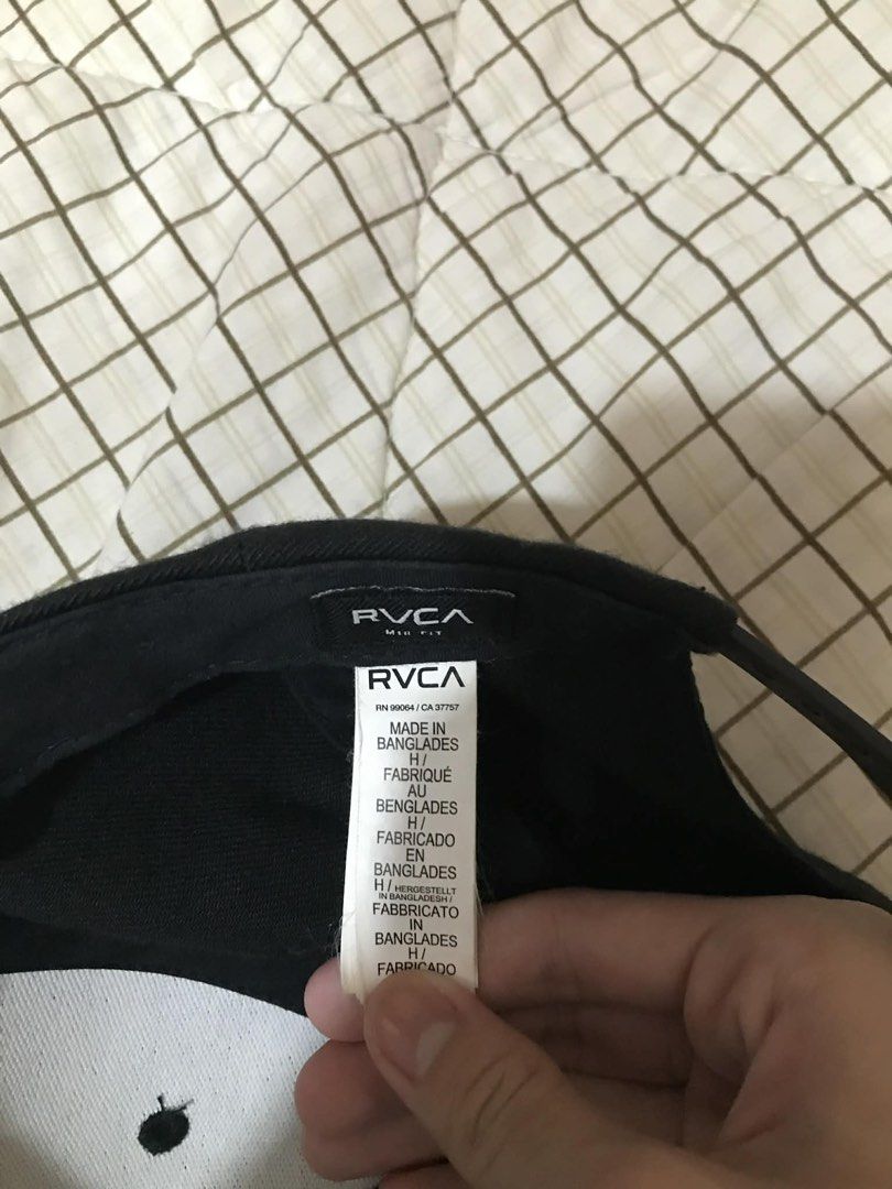 Cap (Category: Caps & Hats) located in Taguig. Submitted by shepai (Listing ID 1431237159, Image 3). Description: .