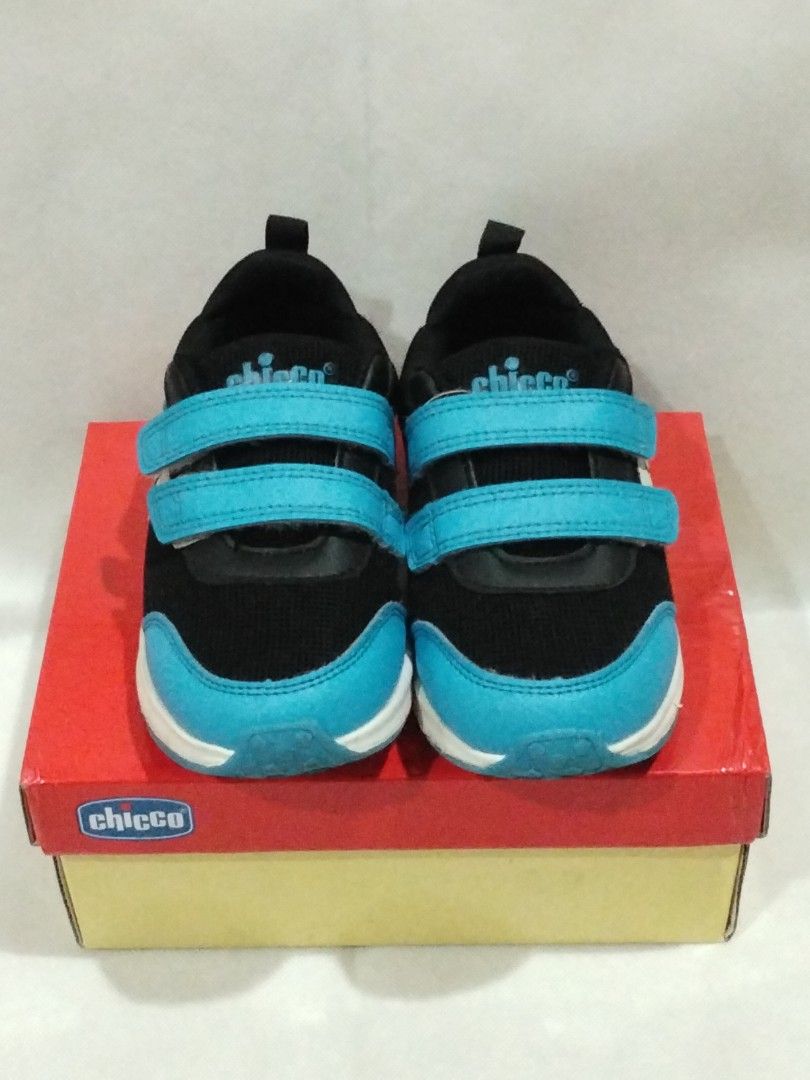 Chicco Migo Blue Toddler Shoes (Category: Babies & Kids Fashion) located in Quezon City. Submitted by robzkinix (Listing ID 1431376314, Image 1). Description: Chicco Migo toddler shoes Color: Blue and Black Size: EU 27/US 9 With two velcro straps, white sole with blue accents With original box Preloved, excellent condition Php 600 Delivery via Grab/Lalamove/J&T/GGX Payments: Gcash/Maya/Bank transfer.