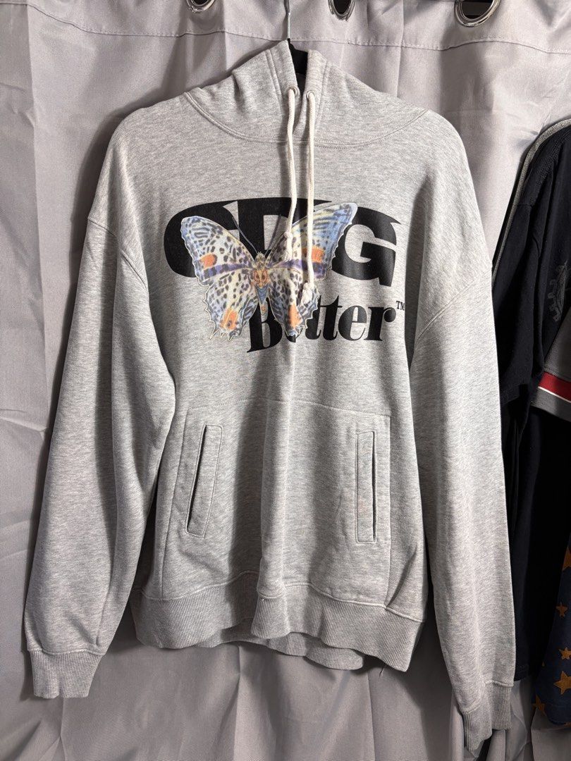 Comme Des Garçons x Better Gift Shop Hoodie (Category: Hoodies) located in Manila. Submitted by earlylifecrisis3 (Listing ID 1431327042, Image 1). Description: Sz Large Condition 9/10 Measure it by inch Width: 21 Length: 27 Shoulder: 22 Sleeve: 24 Bust: 20 Hem: 17 •Refund / Returns not allowed allowed •Please do check the dimensions size on labels sometimes are not accurate on the sizing •Ask me before purchasing.