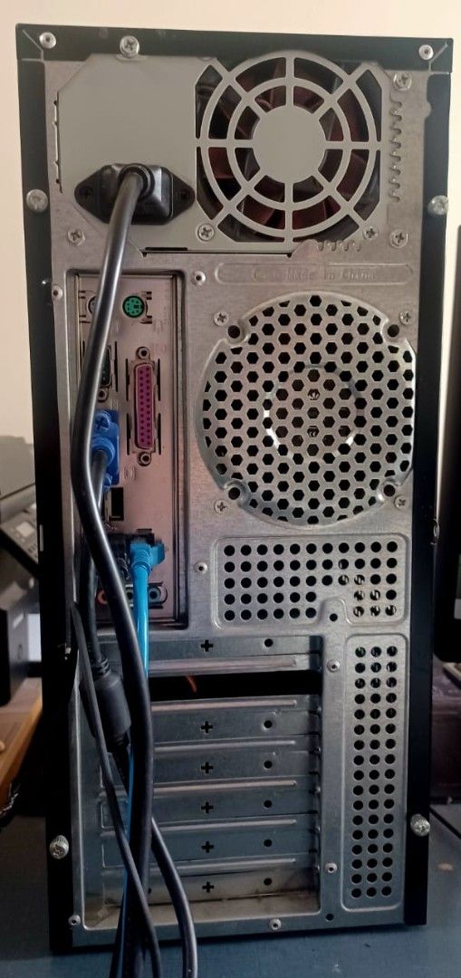 CPU COMPUTER ONLY (Category: Desktops) located in Kuala Lumpur. Submitted by simonhow79306 (Listing ID 1431326820, Image 3). Description: 🖥️ CPU only (in front got a bit sticker mark) * Intel Core2Duo E7500 processor * 4GB RAM * 1TB SATA Hard Disk * ATX casing and power supply 📌 Monitor for sample only (monitor sold separately - BenQ 19 inch LCD RM80 - if buy with monitor free mouse, new PS2 keyboard and cable) 📌 WARRANTY 24 hours from collect