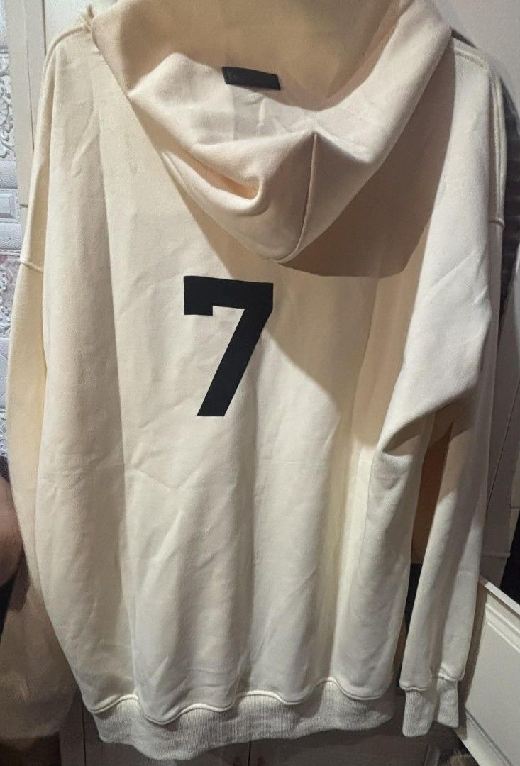 Fear of God hoodie cream (Category: Coats, Jackets and Outerwear) located in Manila. Submitted by 19jernycad68264 (Listing ID 1431342407, Image 2). Description: meron lng po sya stain Pero ma laundry Nyo po kaya naman po matanggal ayaw ko lng po galawin dhil meron pa po sya tag brandnew location near Puregold agora San Juan city Pwd Nyo po pick up or lalamove or lbc thank you good day dimes 25W x 28L.