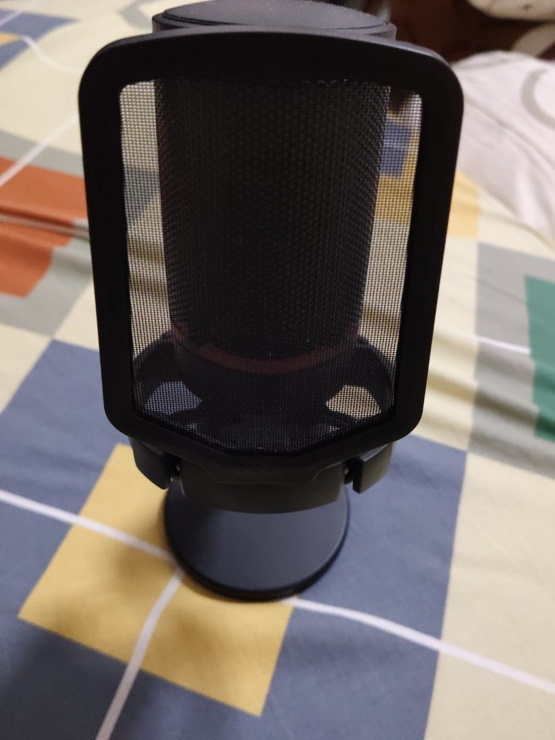 Fifine A6 mic with nice RGB lighting.