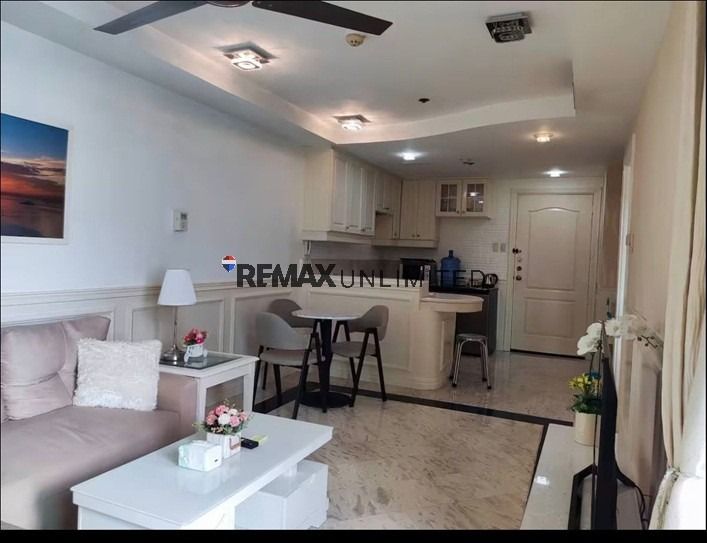 For Sale Baywatch Tower Malate (Category: Apartments & Condos) located in Makati City. Submitted by REMAXUNLIMITEDPH (Listing ID 1431229726, Image 3). Description: For Sale Baywatch Tower Malate 1 bedroom unit with balcony -50sqm -fully furnished -1 bathroom with bathtub Price 6.2 million Gerrick Suarez Remax Unlimited 0917 537 5812.