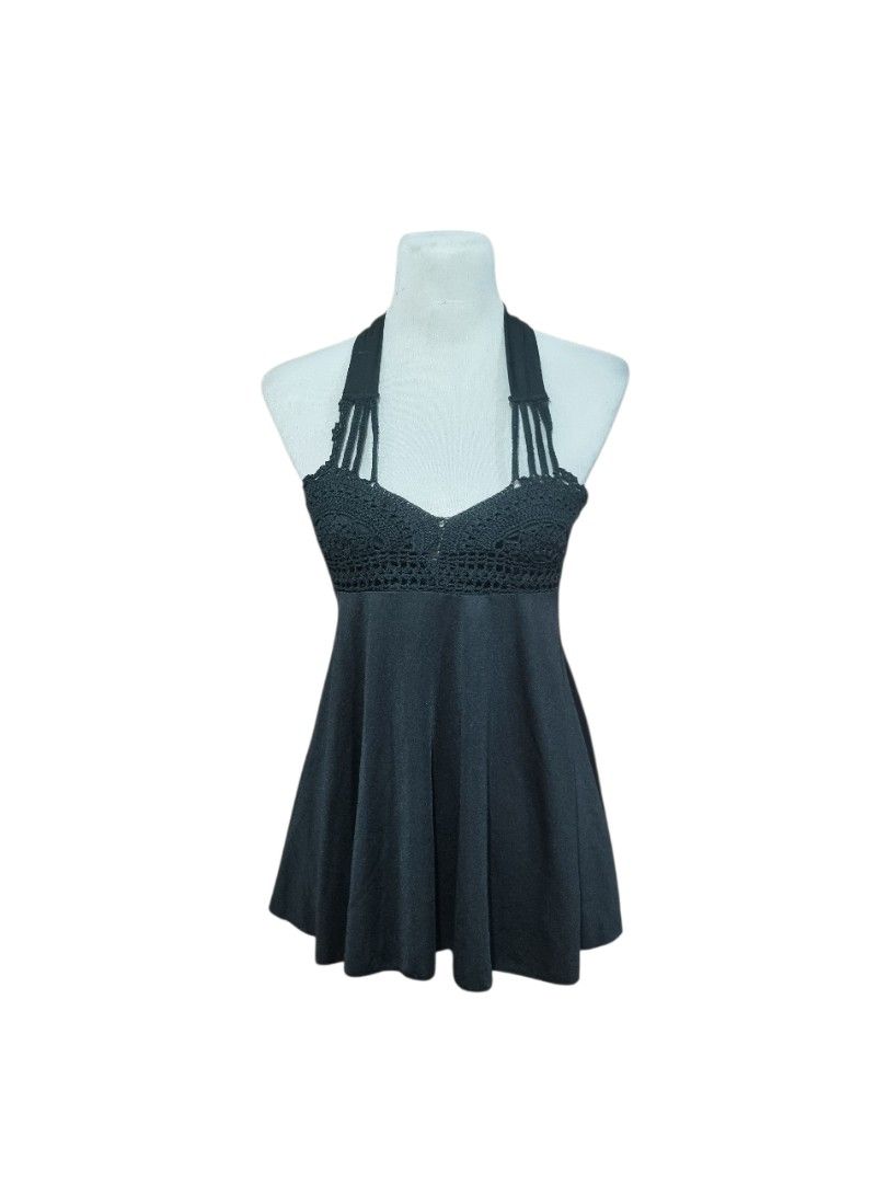 Ghost of Harlem jp brand Halter Top (Category: Sleeveless) located in Cotabato. Submitted by alabastarg (Listing ID 1421279595, Image 2). Description: Please read before ordering‼️ ❀ item is thrifted, please manage your expectation ❀ all items are washed ❀ color may vary due to lighting mop: gcash mod: j&t 📍 mindanao ‼️ delivery normally takes 5 up to 14days from sellers location •┈••✦ ❤ ✦••┈•.