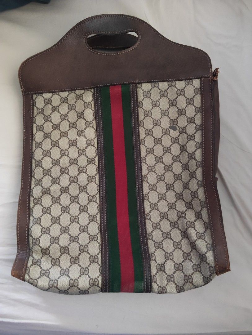 Gucci Classic Bag (Category: Purses & Pouches) located in Manila. Submitted by dcsago (Listing ID 1431248123, Image 2). Description: Classic Gucci Bag.