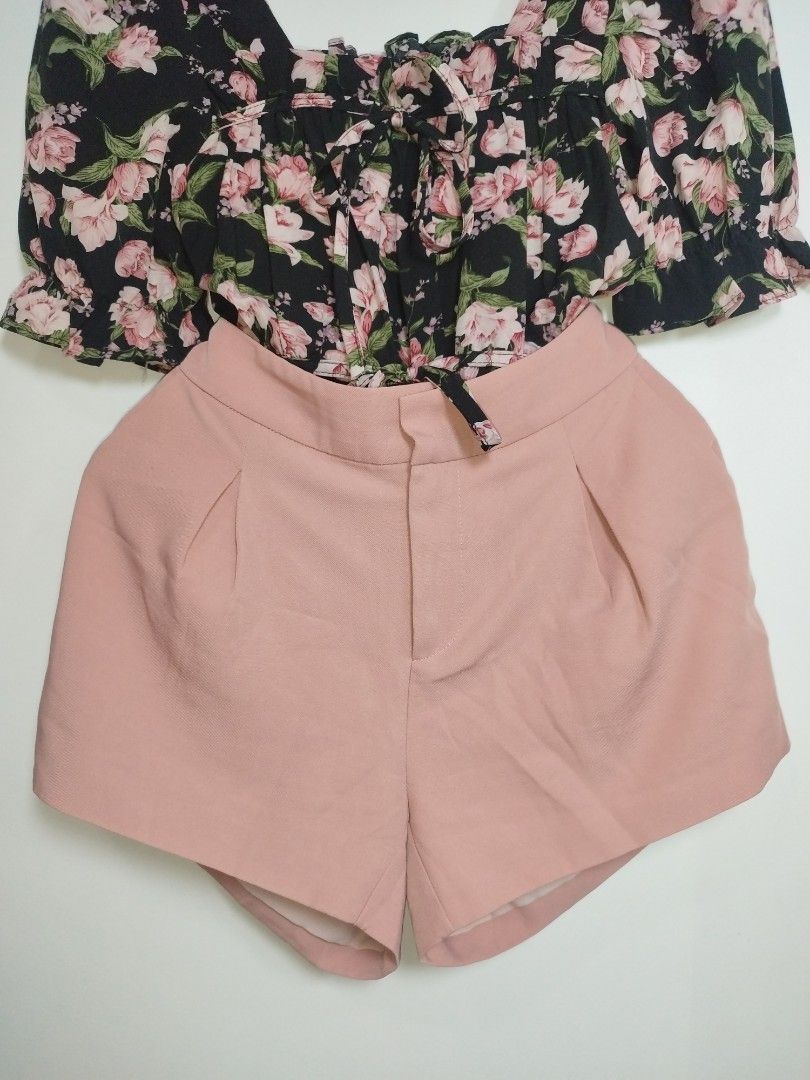Highwaist pleated shorts (Category: Shorts) located in Makati City. Submitted by krishtyle (Listing ID 1431257687, Image 2). Description: Personal preloved (decluttering) Never worn,washed (gifted) Manual measurement : W28in (Size 38 on tag) with inner lining 📍Makati Message for inquiry and faster transaction.