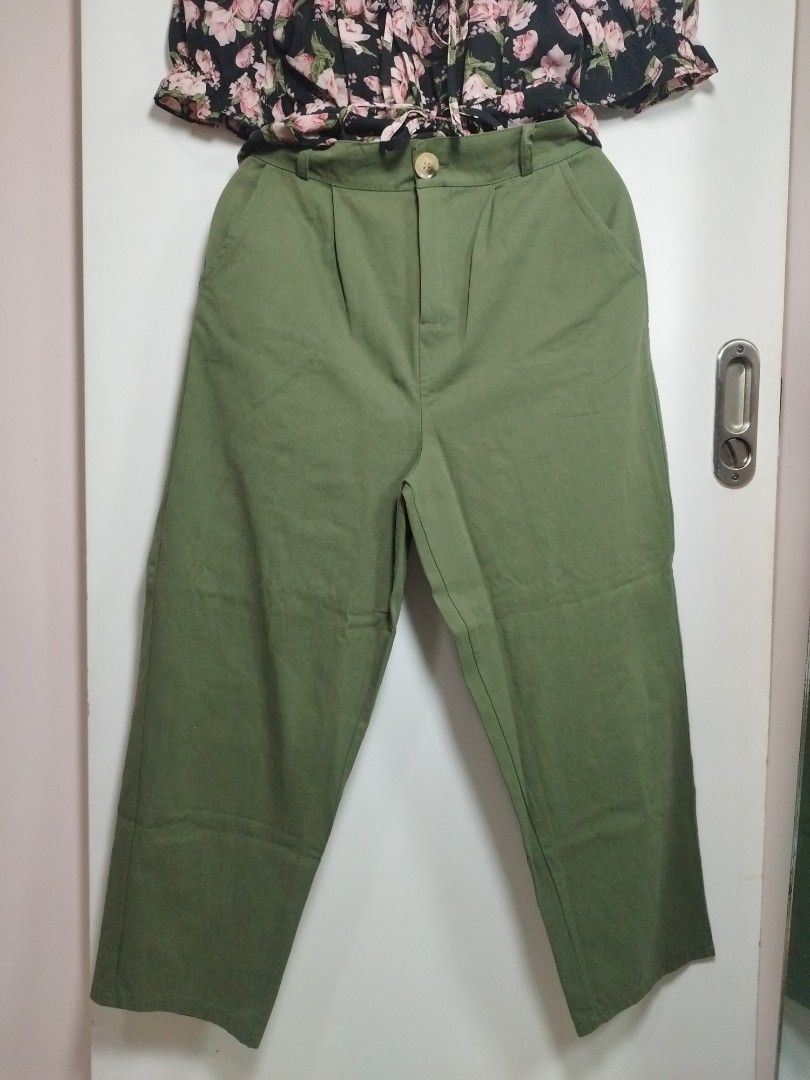 High-waist trouser (Category: Other Bottoms) located in Makati City. Submitted by krishtyle (Listing ID 1431261621, Image 2). Description: Personal preloved (decluttering) Used once up to W30in (garterized) 📍Makati Message for inquiry and faster transaction.