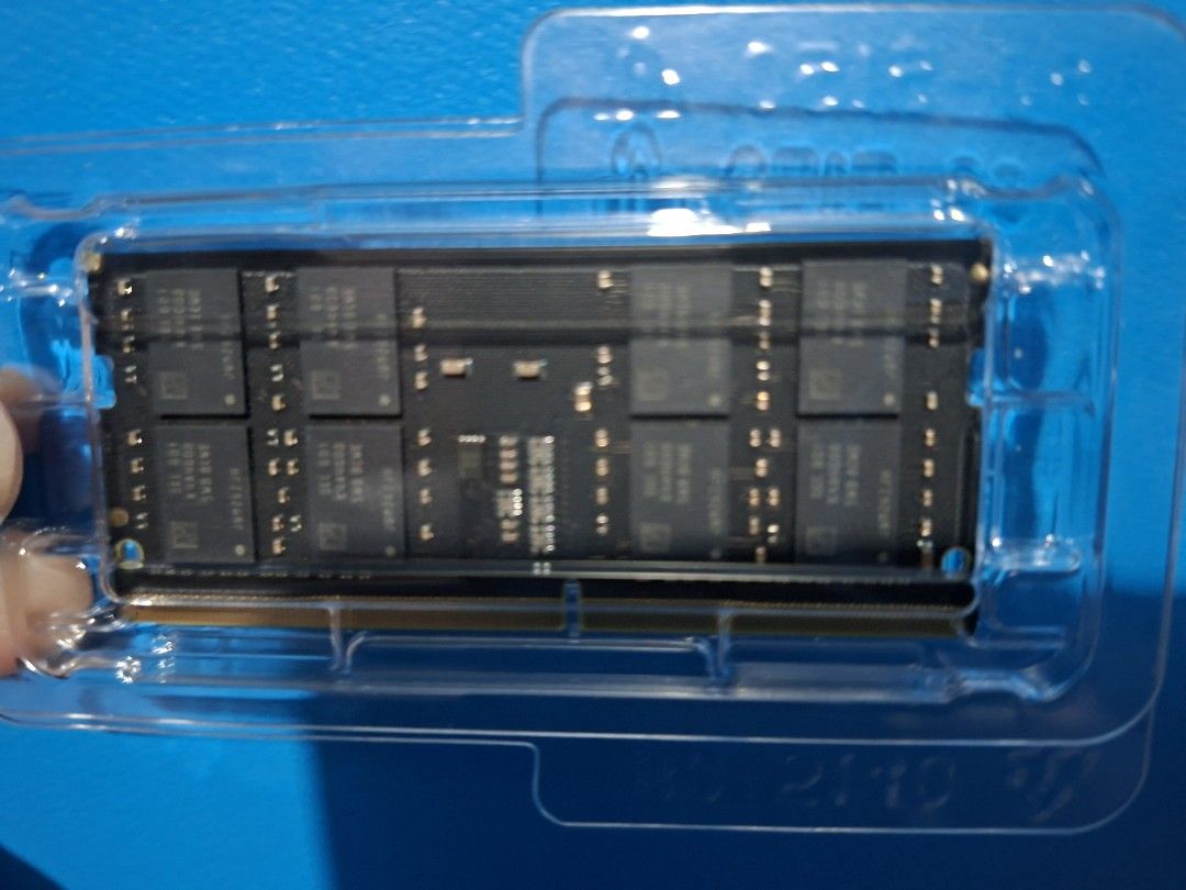 HKC Memory 8GB DDR4 3200MHz RAM (Category: Computer Parts) located in Quezon City. Submitted by pogs.deleon (Listing ID 1431318346, Image 1). Description: RAM 8gb Brand: HKC DDR4 3200mhz Brandnew Loc. Quezon City Can do meet up ● SM north ● Trinoma ● Waltermat Mun̈oz ● 09276766399.