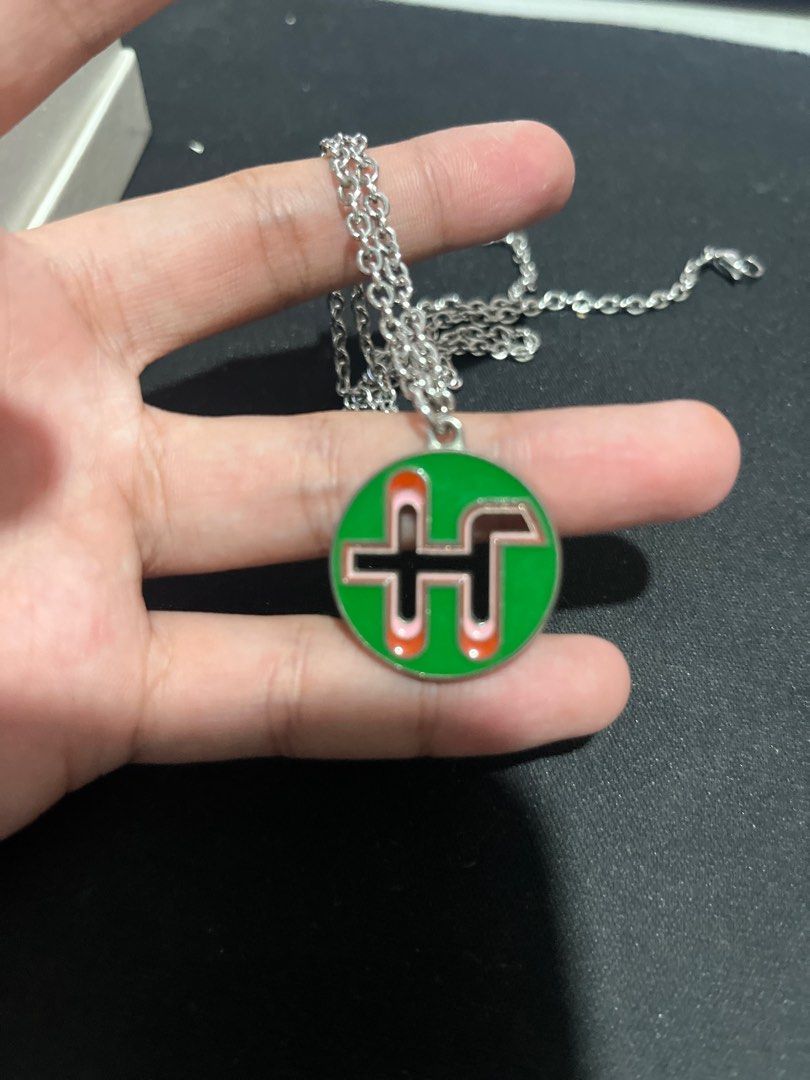 Homer Pendant Necklace (Category: Jewelry) located in Manila. Submitted by thriftnikeenan (Listing ID 1431263082, Image 3). Description: homer necklace pendant w box.