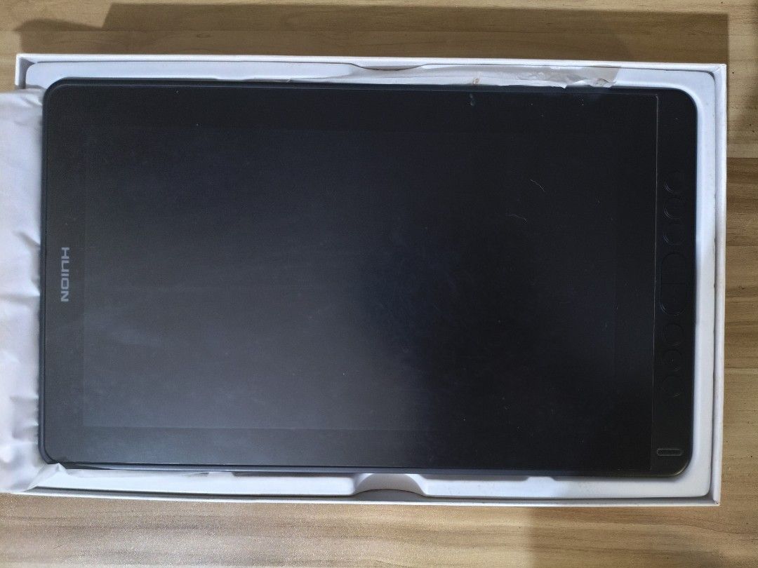 HUION KAMVAS 13 (Model: GS1331) (Category: Other Gadgets) located in Quezon City. Submitted by abvon_dlc (Listing ID 1431276481, Image 2). Description: Twice lang nagamit sa project, naluma lang ng panahon..