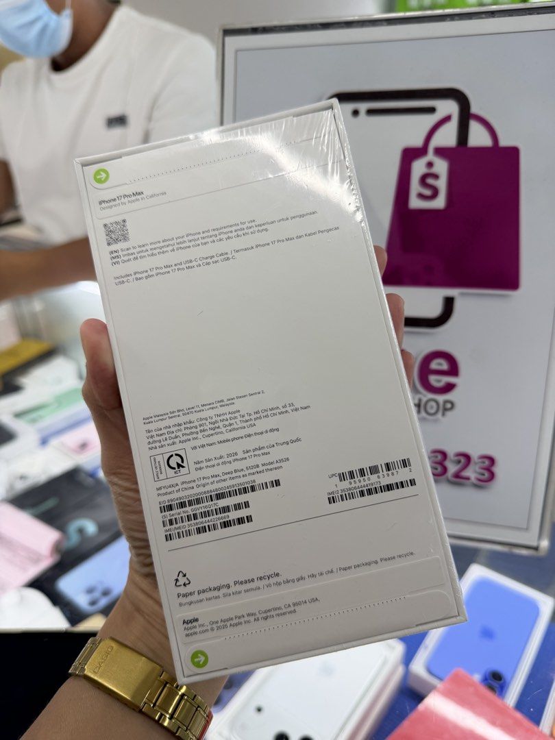 iphone 17 pro max 512gb smartlocked brandnew (Category: iPhone 17 Series) located in Antipolo. Submitted by vine_gadget_shop (Listing ID 1431270893, Image 2). Description: iphone 17 pro max 512gb smartlocked brandnew 1 year warranty pick up store greenhills shopping center we accept trade in we accepy credit card and ggives installment we do cod and door to door we ship nationwide for fast transaction call 09277368323 look for vine visit my fb pa
