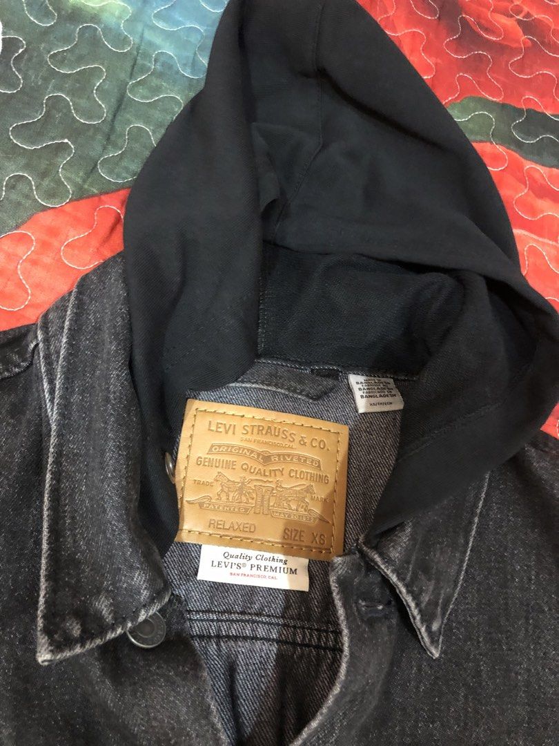 Levis jacket (Category: Hoodies) located in Kuala Lumpur. Submitted by amir_pero89 (Listing ID 1431304155, Image 3). Description: Levis denim jacket original..condition like new..berminat pm✌🏻.