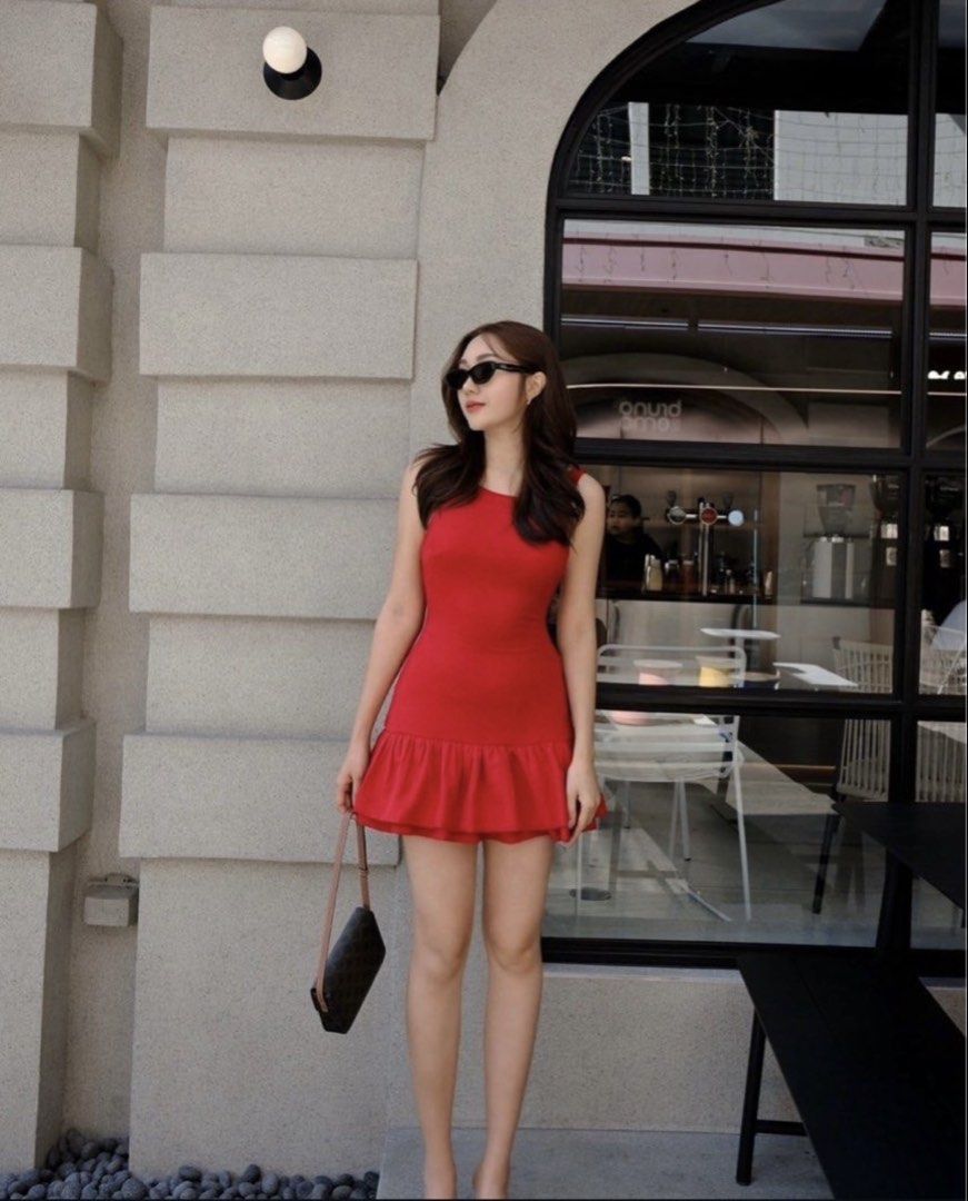 Low back dress (Category: Dresses) located in Caloocan City. Submitted by _shellly (Listing ID 1431208304, Image 3). Description: Used only once. Very stretchable. Can fit S-L body frame Sourced from Thailand.