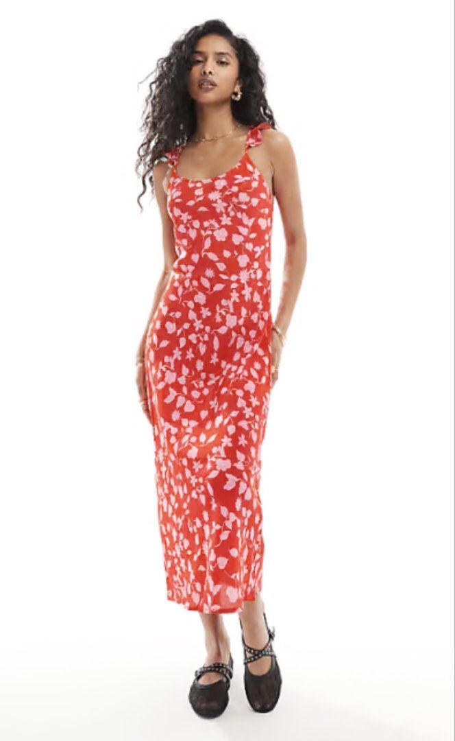 Mango Floral Print Midi Dress (Category: Dresses) located in Makati City. Submitted by compulsiveshoppergirl (Listing ID 1431228733, Image 2). Description: 🌸 Great summer dress Helping tags: #summer #mididress #cottonon #h&m #forever21 #beach.