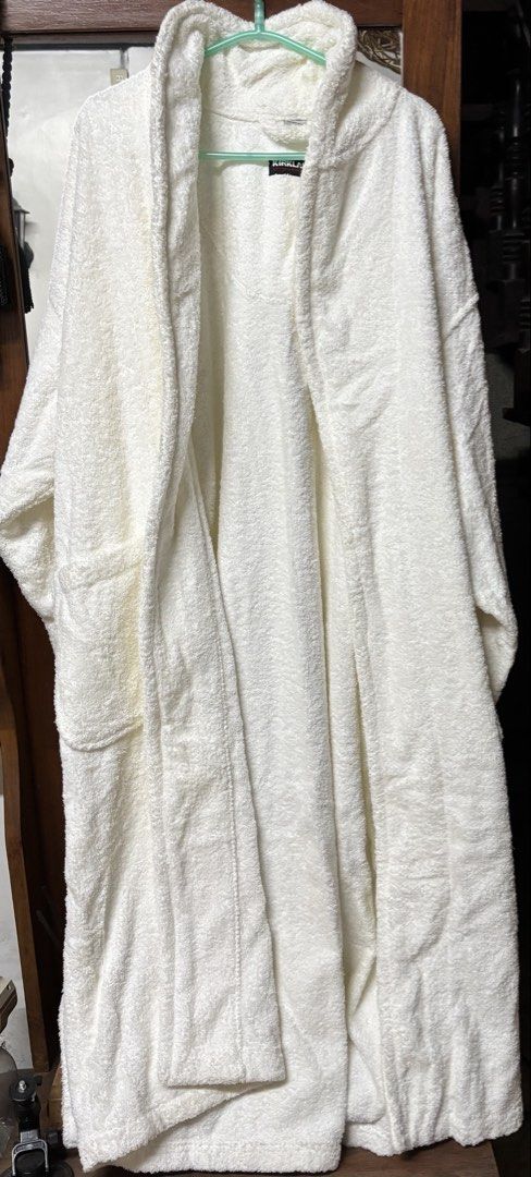 Bathrobes (Category: Coats, Jackets and Outerwear) located in Quezon City. Submitted by clutterfreemom (Listing ID 1431305321, Image 2). Description: As is, used items but still in good condition With minimal storage stains, but can be washed Comfortable against the skin, good for everyday use Please note that these bathrobes are pre-owned item, so manage your expectations, see photos completely to see the flaws 👉No cancellation, return or refun