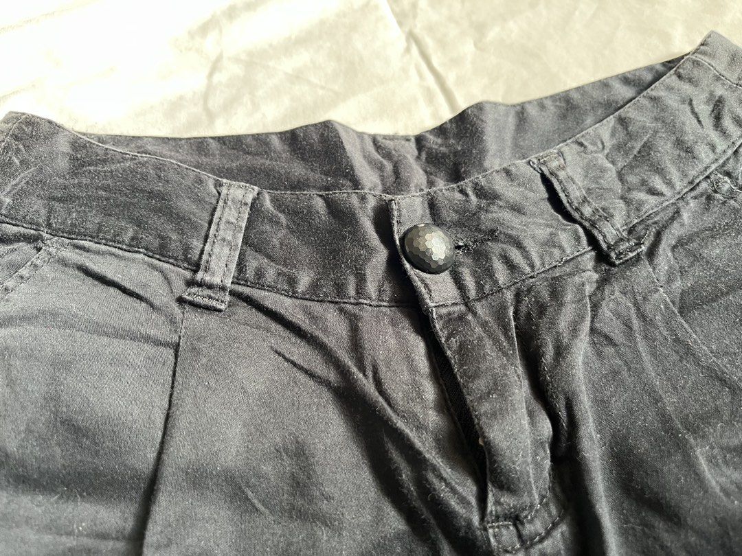 Mid-Low Rise Black Soft Denim Shorts (Category: Shorts) located in Quezon City. Submitted by dawn_iii (Listing ID 1431183295, Image 2). Description: Black shorts with a button closure and two back pockets. The shorts have a folded hem. The waist measures approximately 13 inches across. Waistline - 25-26🤍.