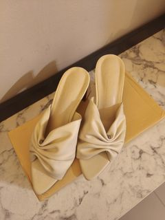 (Category: ) located in . Submitted by onestop.preloved (Listing ID 1431307597, Image 1). Description: .