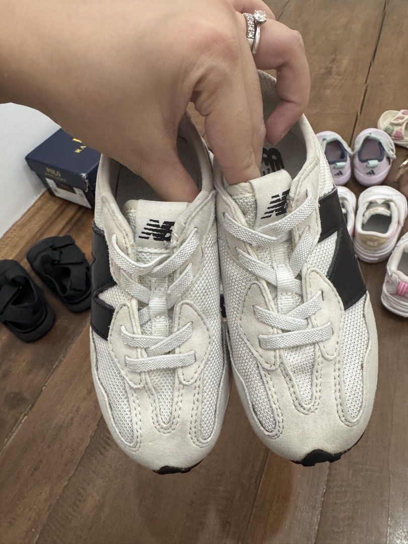 New Balance 527 Toddler (Category: Babies & Kids Fashion) located in Taguig. Submitted by fp_declutters (Listing ID 1431332044, Image 3). Description: Lightly used and already cleaned Size 10c/27eu .