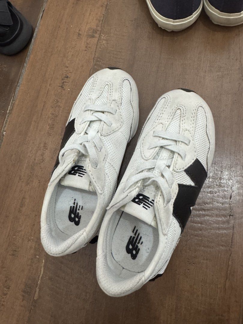 New Balance 527 Toddler (Category: Babies & Kids Fashion) located in Taguig. Submitted by fp_declutters (Listing ID 1431332044, Image 2). Description: Lightly used and already cleaned Size 10c/27eu .