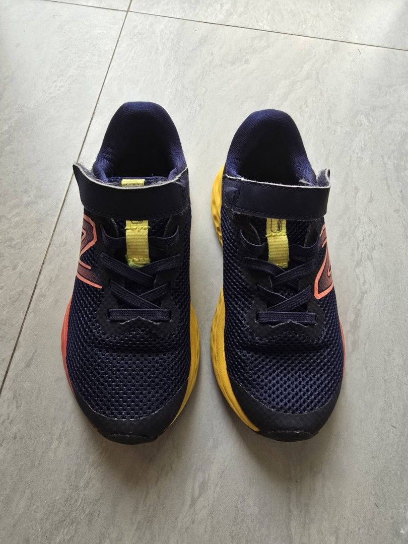 New balance shoes kids (Category: Babies & Kids Fashion) located in Balanga. Submitted by ryn_superfly (Listing ID 1431249979, Image 3). Description: New balance for kids well used.