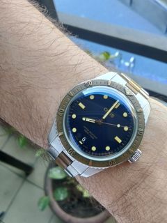 (Category: ) located in . Submitted by hamiko_vintage_watch_and_mods (Listing ID 1431201212, Image 1). Description: .