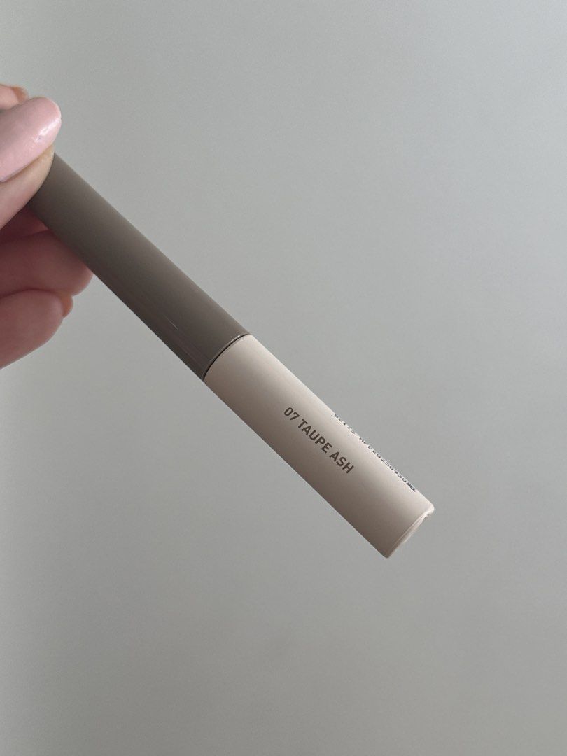 PERIPERA Skinny Brow Mascara (Category: Makeup) located in Pasay City. Submitted by leostash (Listing ID 1431241093, Image 2). Description: Bnew 📍Pasay 📦Lalamove/JNT.