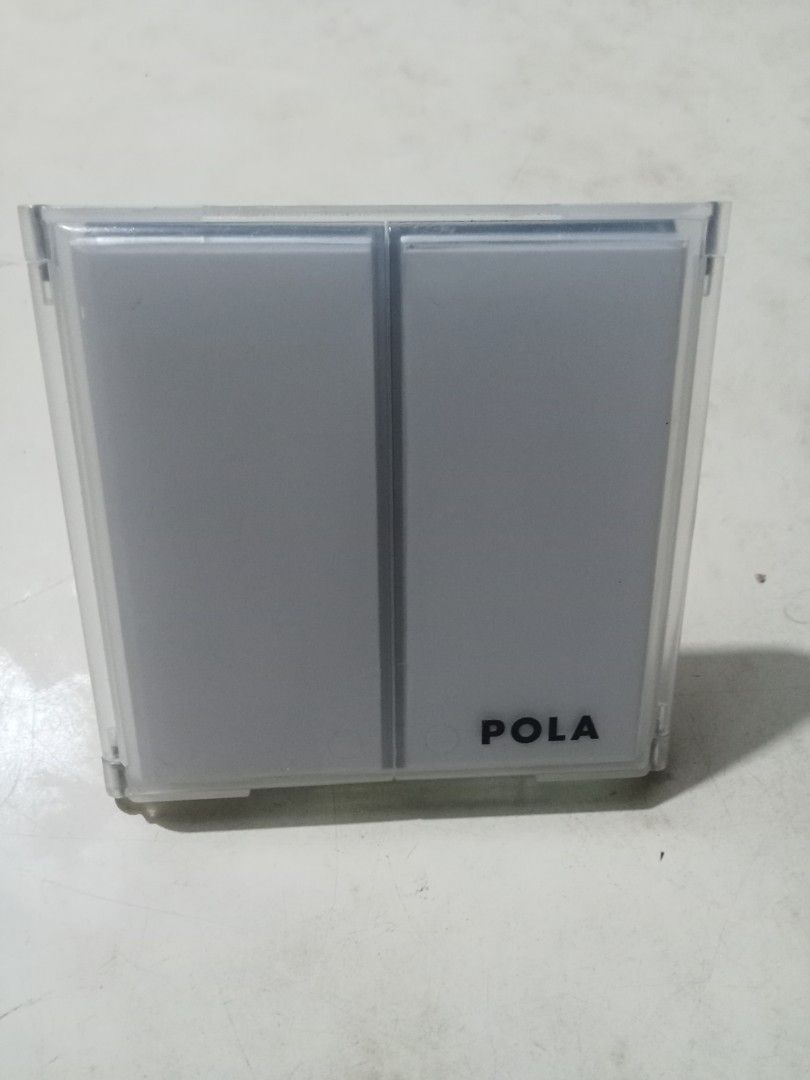 Pola Tri-Fold Mirror (Category: Mirrors) located in Bocaue. Submitted by marajapansurplus (Listing ID 1431294805, Image 1). Description: - Pola tri-fold mirror - Clear plastic frame and stand - Folds open and closed - Compact size, ideal for travel - Provides a clear reflection.