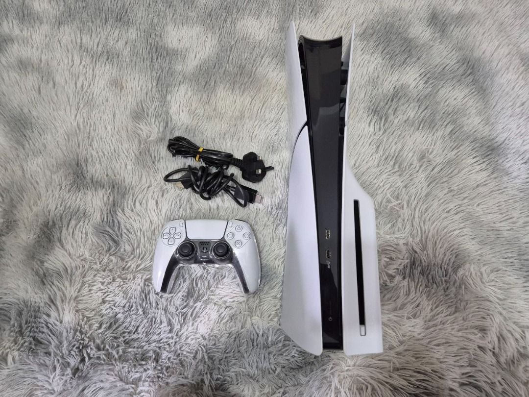 Ps5 Slim disc edition with one controller, Video Gaming, Video Game ...